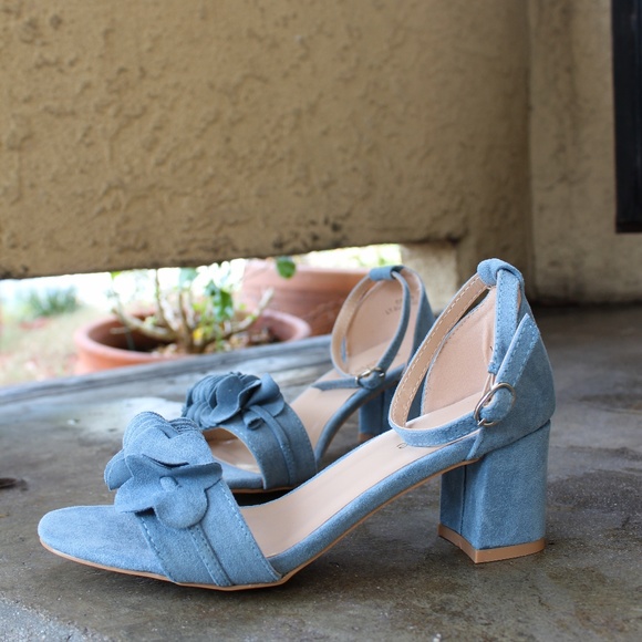 Shoes - 🚨LAST CHANCE//The April//Blue ruffle heel